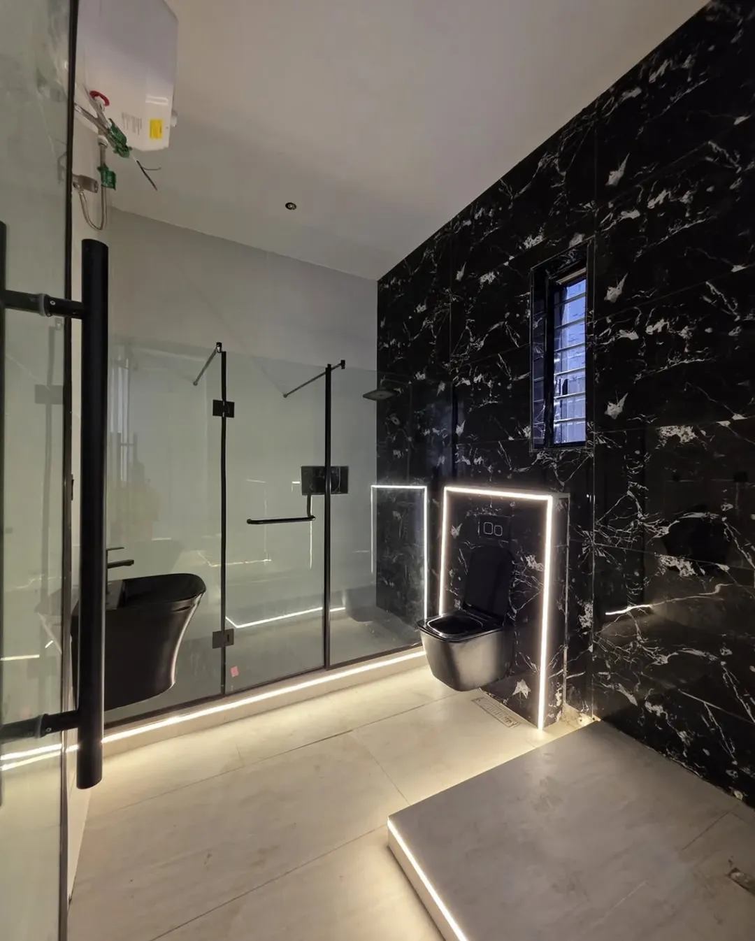 5-Bed Ajah Palace: Pool, Jacuzzi & 24/7 Security