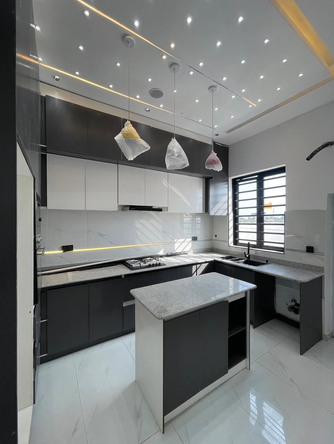 Lekki’s Finest: 4BR Smart Home in Secure Estate