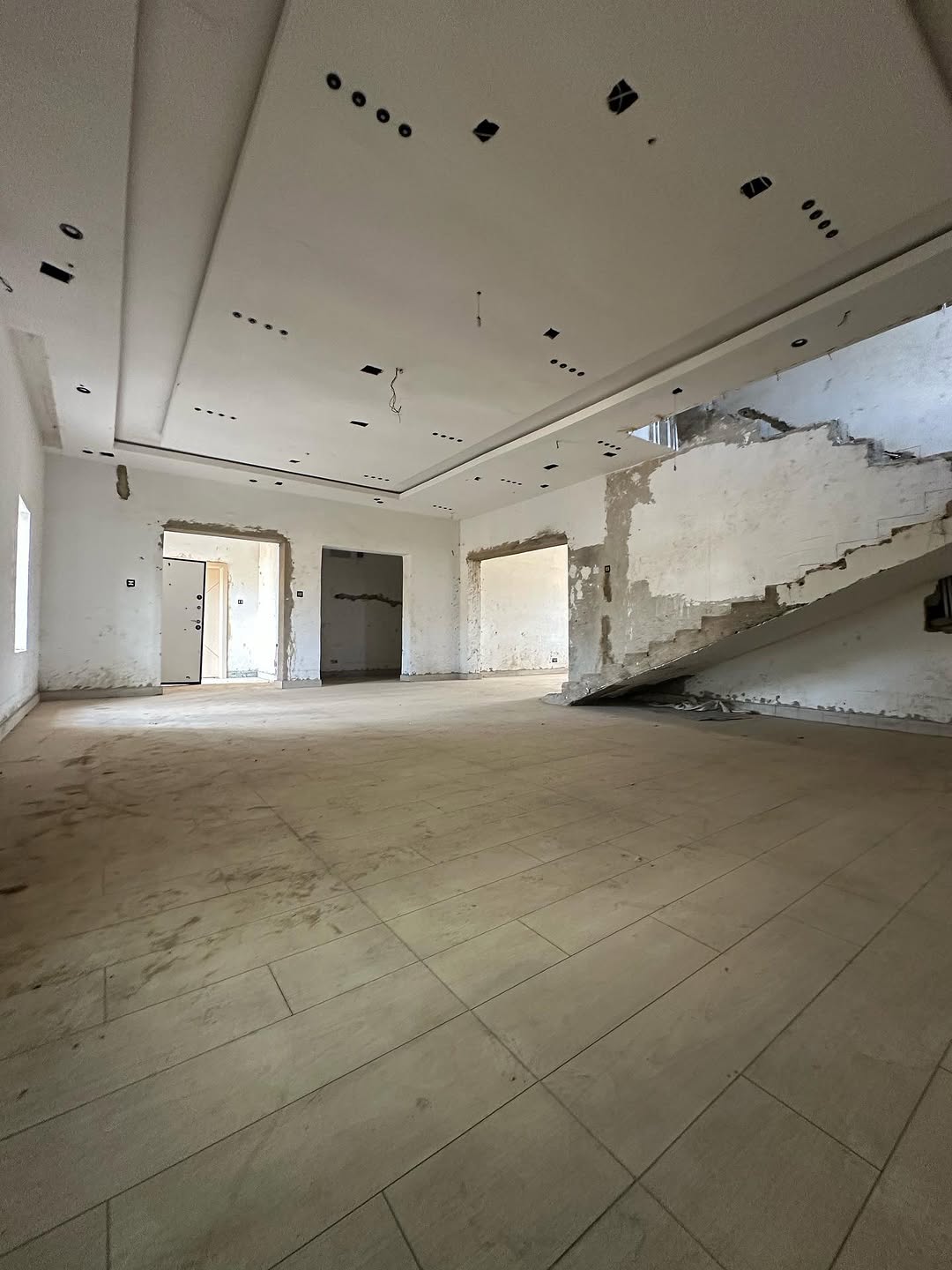 Sleek 3-Bedroom Duplex with Pool in Serene Lugbe