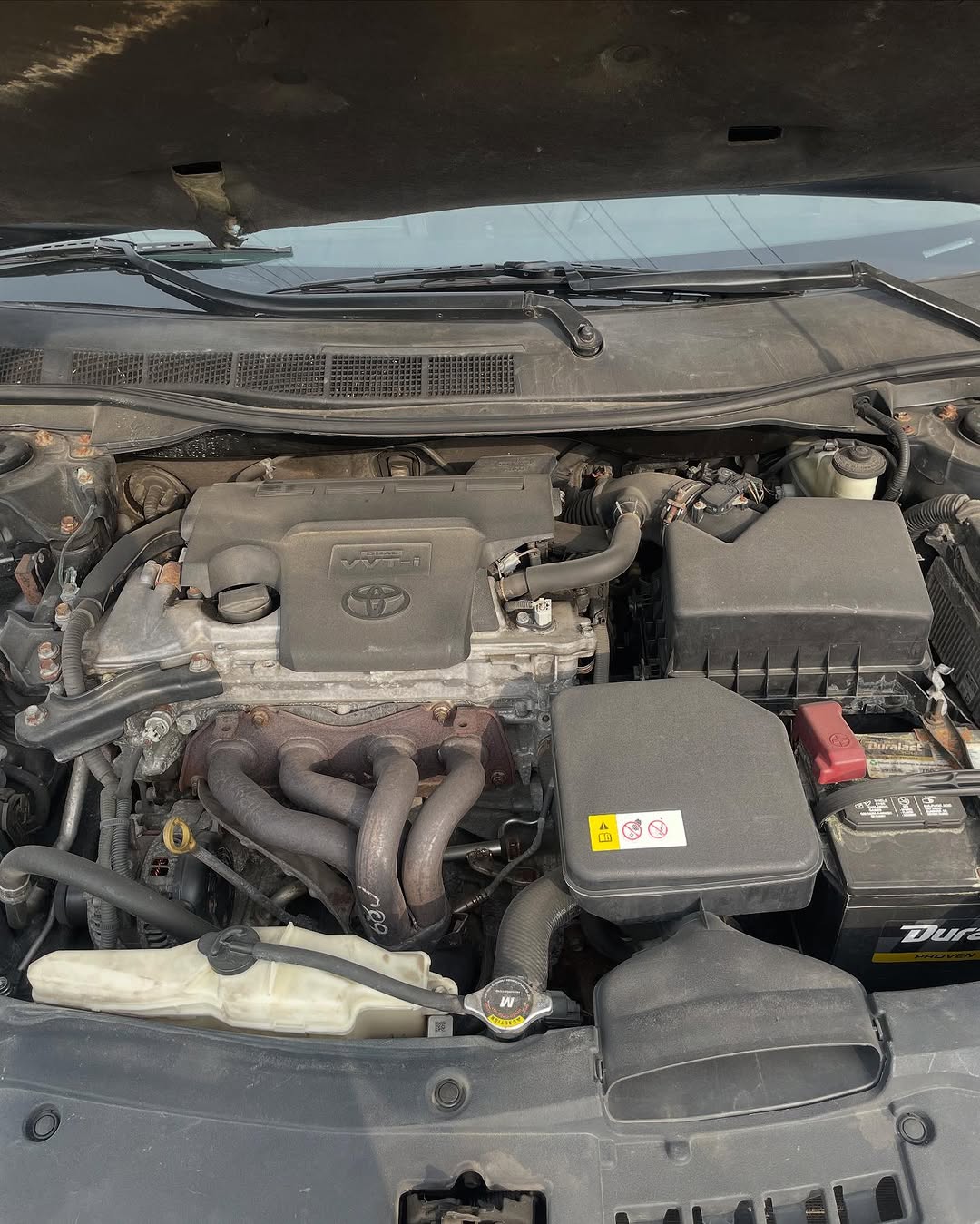 2016 Toyota Camry SE: Sleek Style, Unbeatable Value