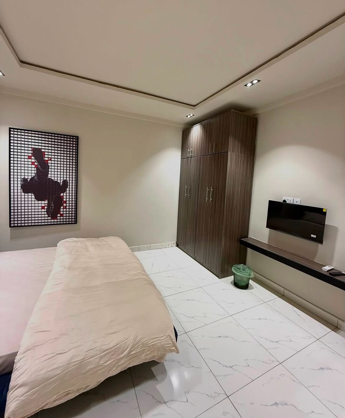 Ultimate Entertainment Haven: 3BR Duplex w/PS5 & Cinema