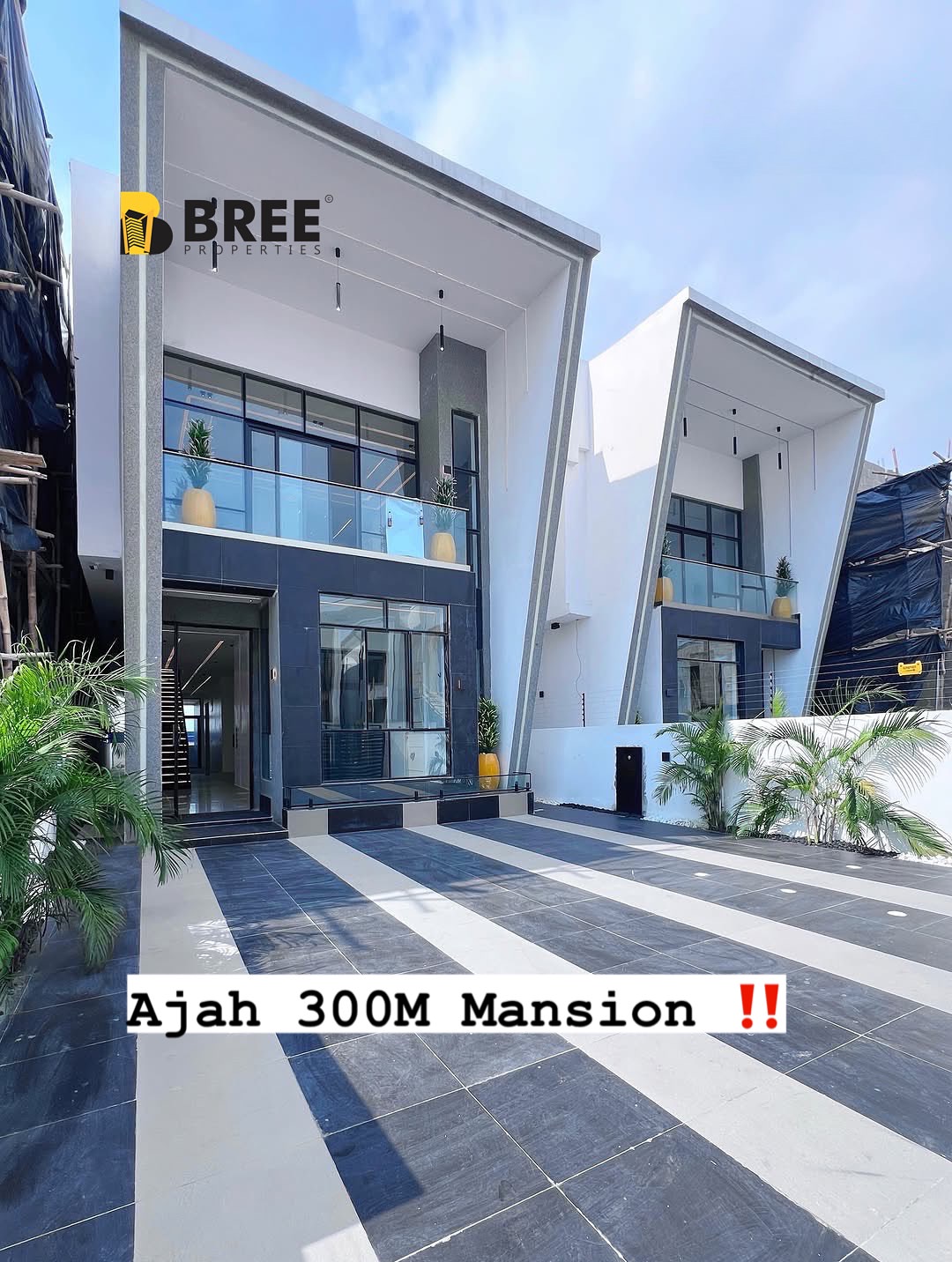 Opulent 5-Bedroom Haven with Resort-Style Pool in Ajah