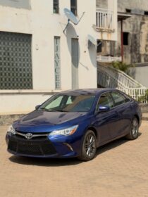 2016 Camry SE: Luxury Meets Value