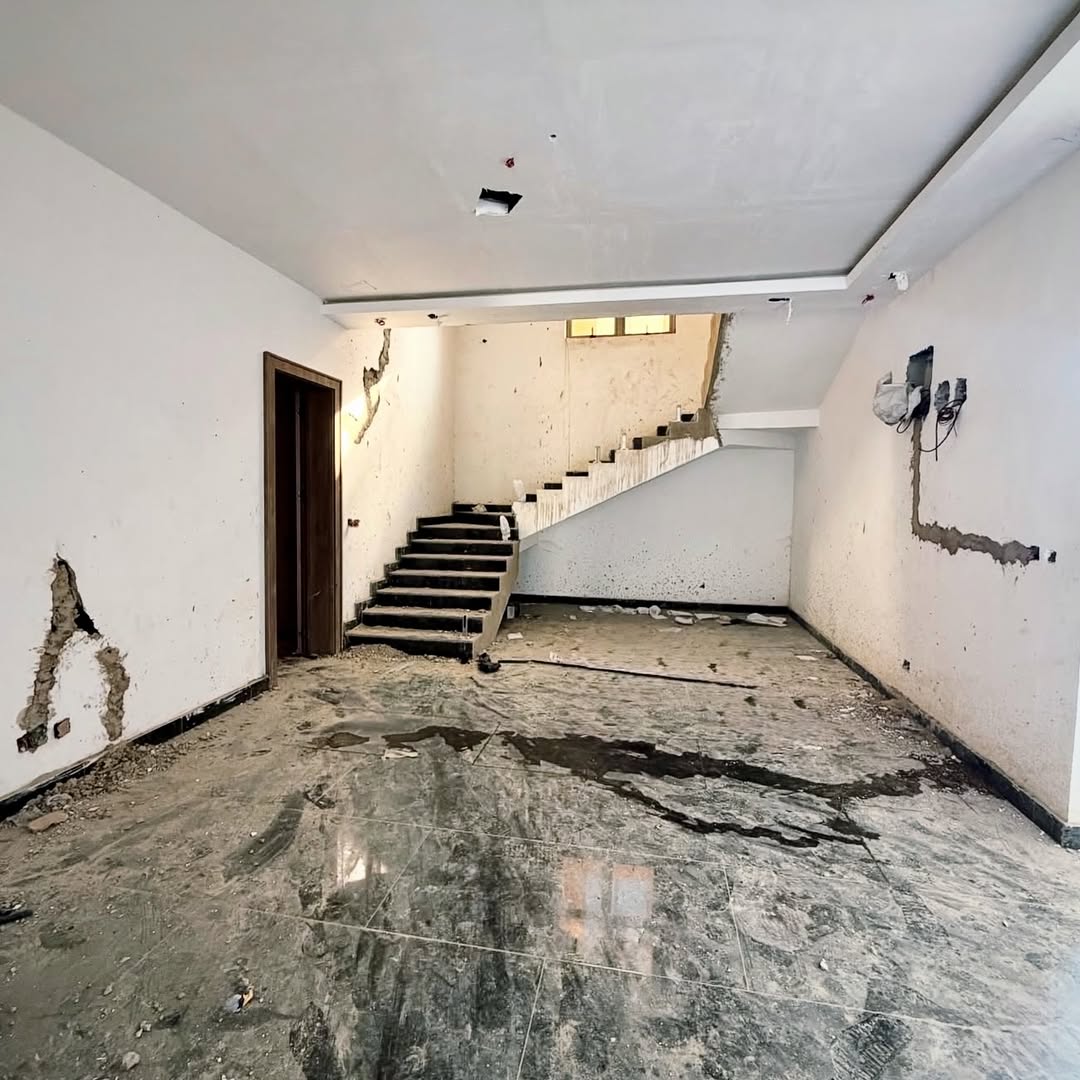 Abuja’s Finest: 5-Bedroom Duplex with Cinema & Elevator