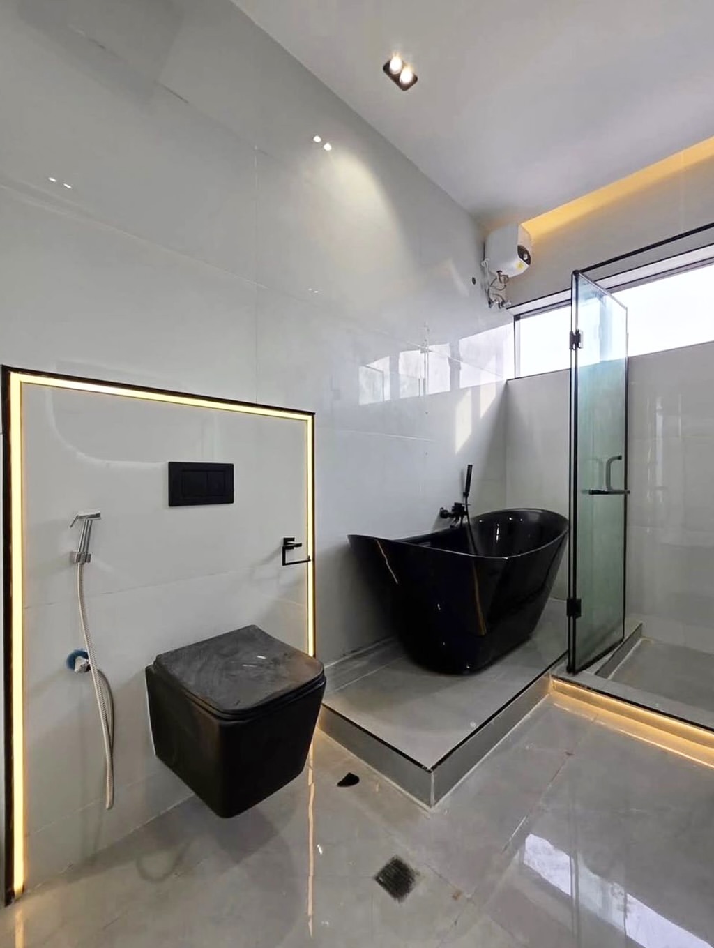 Opulent 5-Bedroom Haven with Pool in Prime Lekki