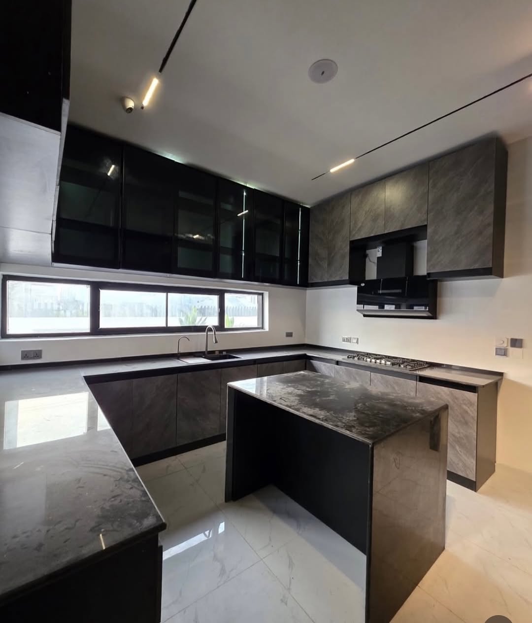 Lekki Phase 1: Your Ultimate 5-Bedroom Estate Masterpiece