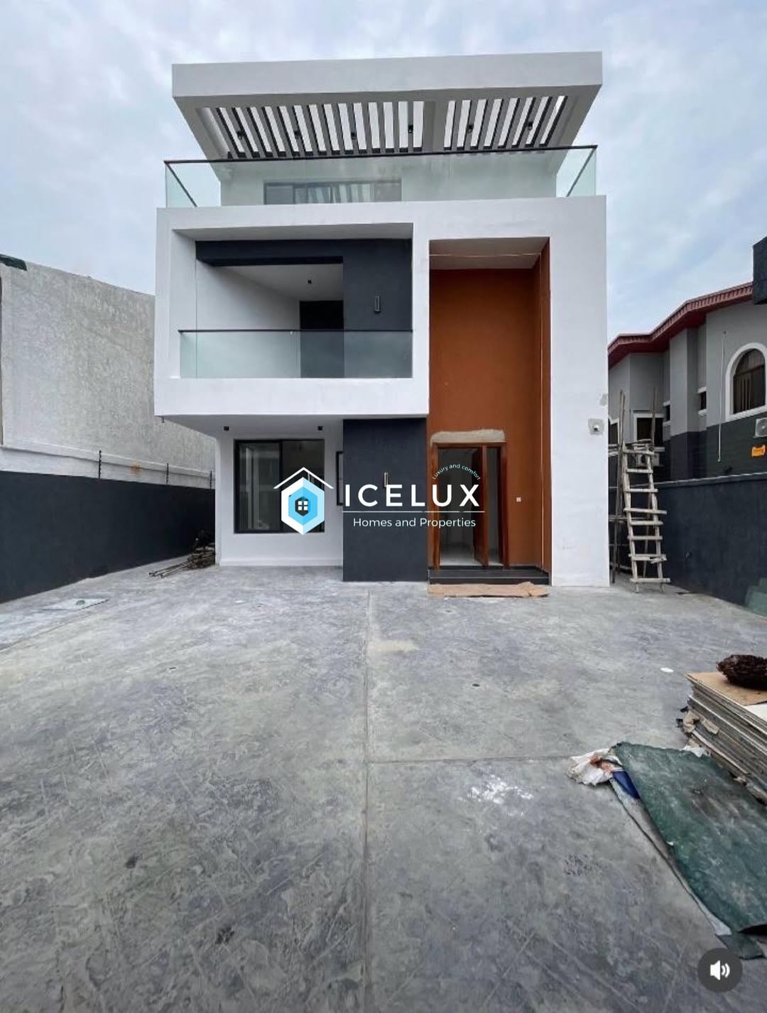 Lekki’s Ultimate 5-Bedroom Estate with Cinema & Pool