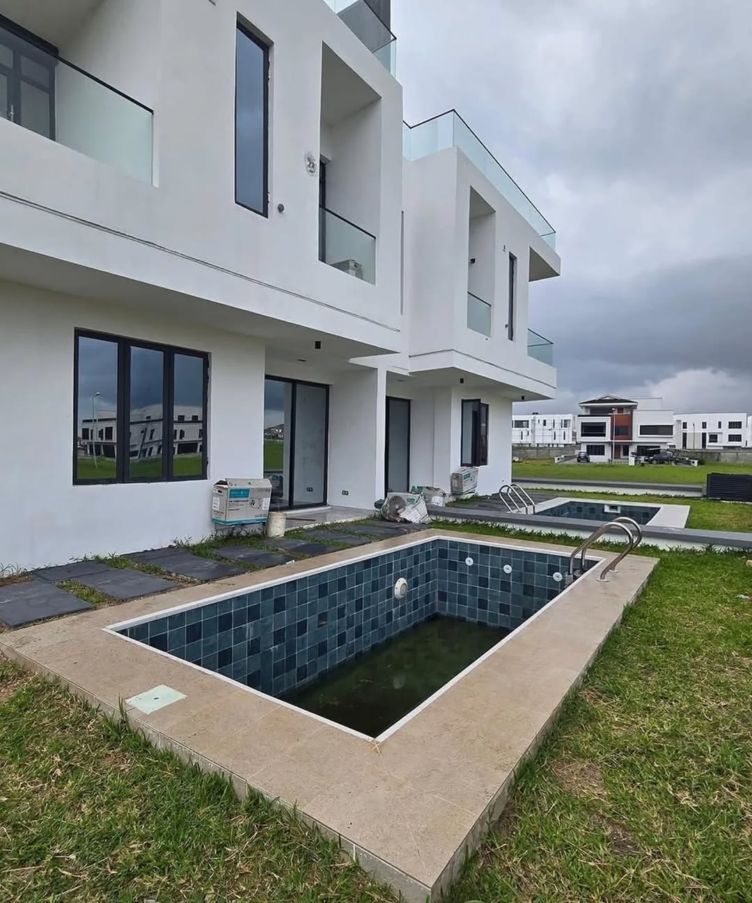 Lekki Luxury: 5-Bed Smart Home with Pool & Cinema
