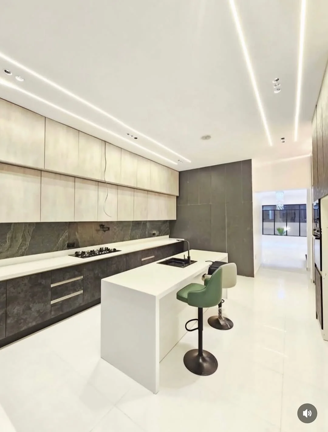 Opulent 5-Bedroom Duplex with Cinema & Rooftop in Lekki