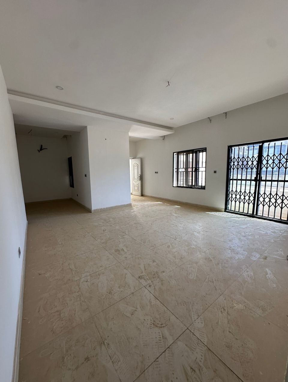 Serene Ground-Floor Haven in Jahi