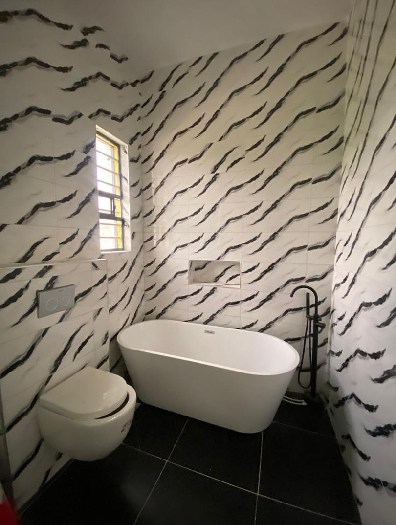 Ultimate 4-Bedroom Duplex with Pool & BQ in Ajah