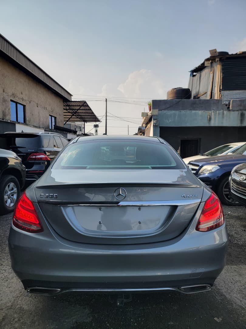 Fully Loaded C300: Luxury & Tech Awaits