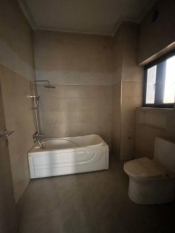 Prime Gwarimpa Apartments: Elevator Luxury, En-Suite Bliss