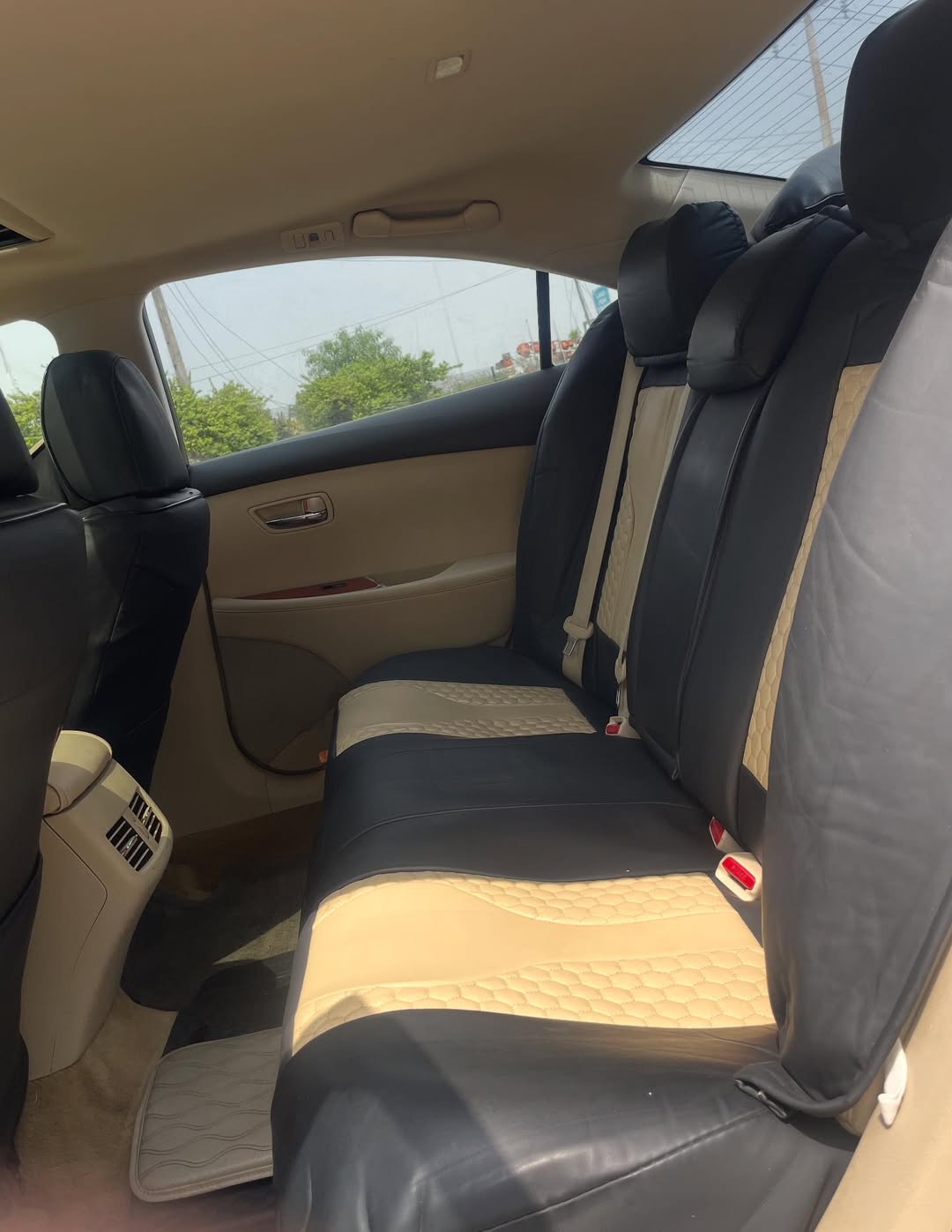Luxury Lexus ES350: Sunroof & Premium Tech
