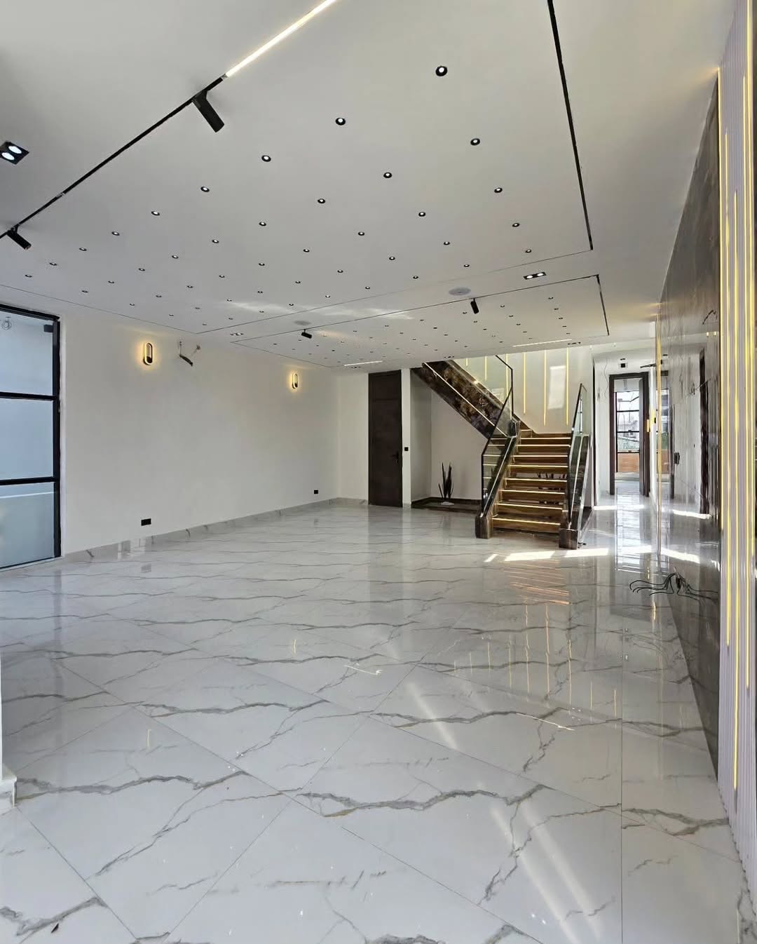 Final 5-Bed Haven with Pool & BQ in Chevron