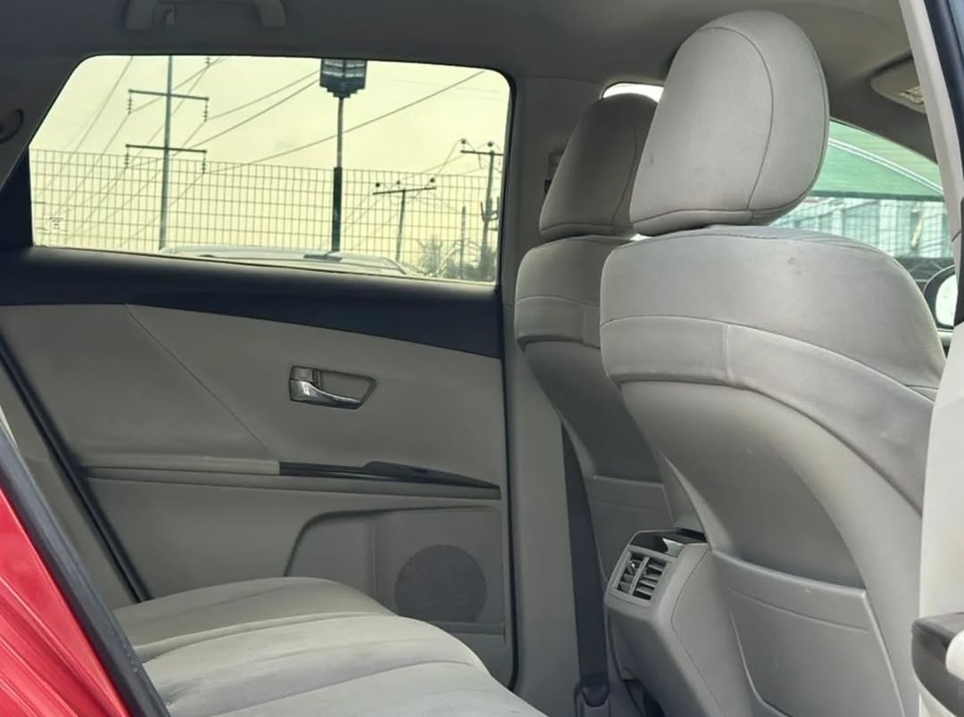 Smooth 2010 Venza: Chilled AC, Untouched Engine