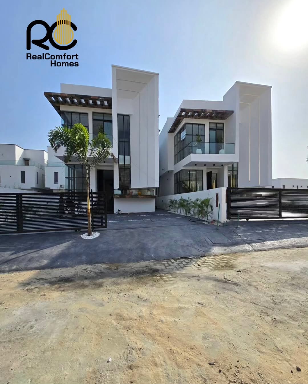 Final 5-Bed Haven with Pool & BQ in Chevron