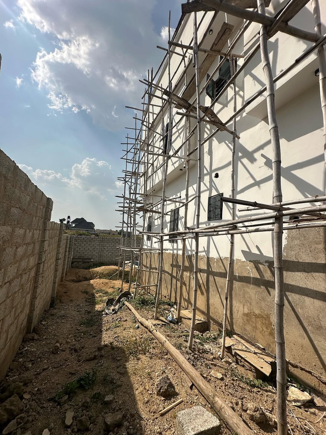 Sleek 3-Bedroom Duplex with Pool in Serene Lugbe