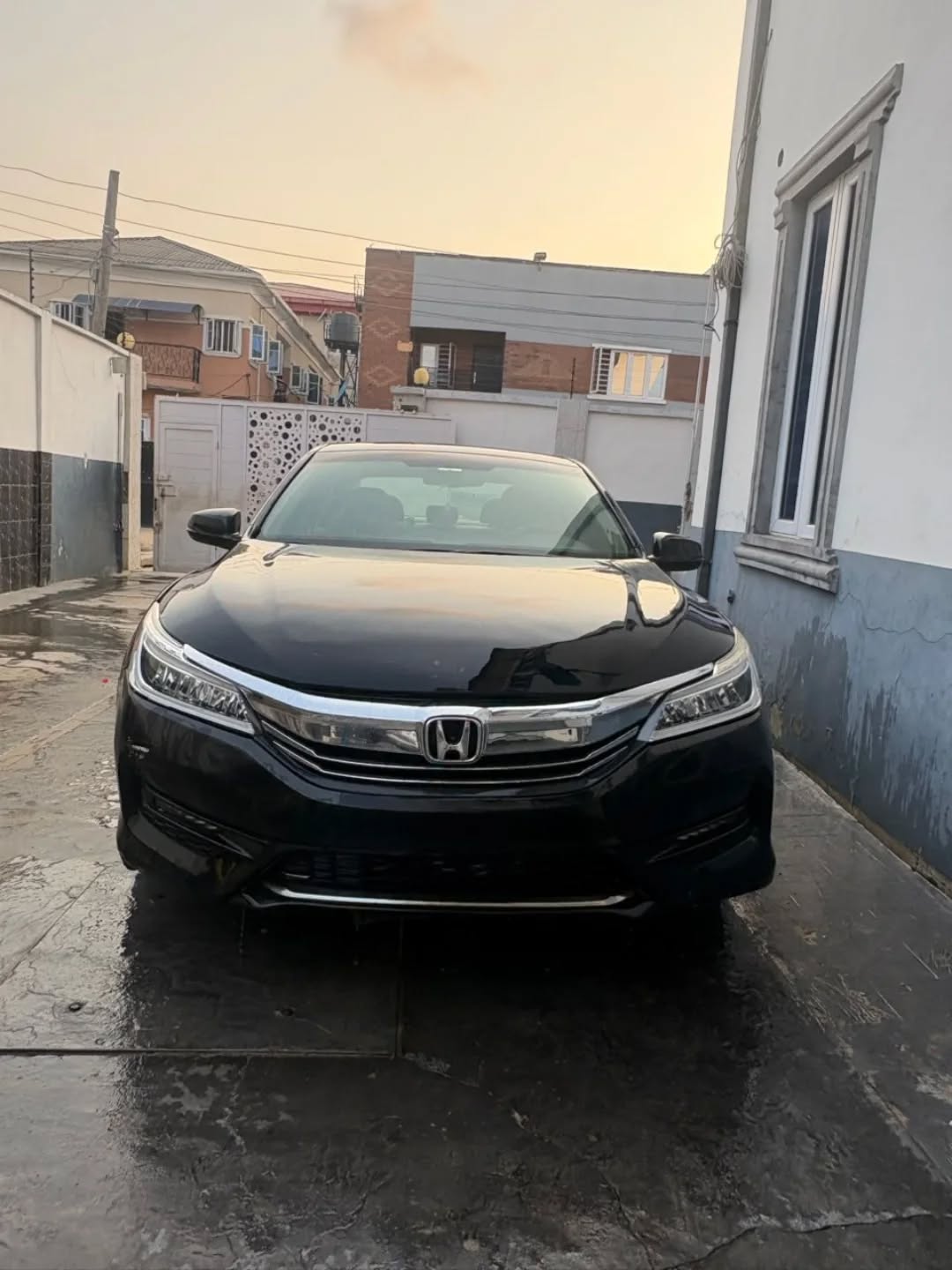 2016-Look Honda Accord: Luxury Upgrade, Low Price