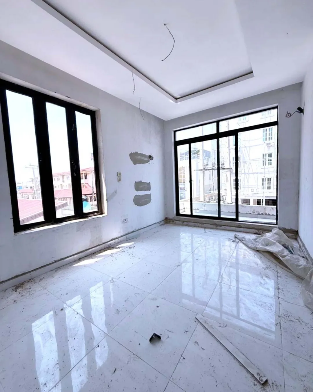 Lekki Luxury: Rooftop Penthouse & 2-Bed Apartment