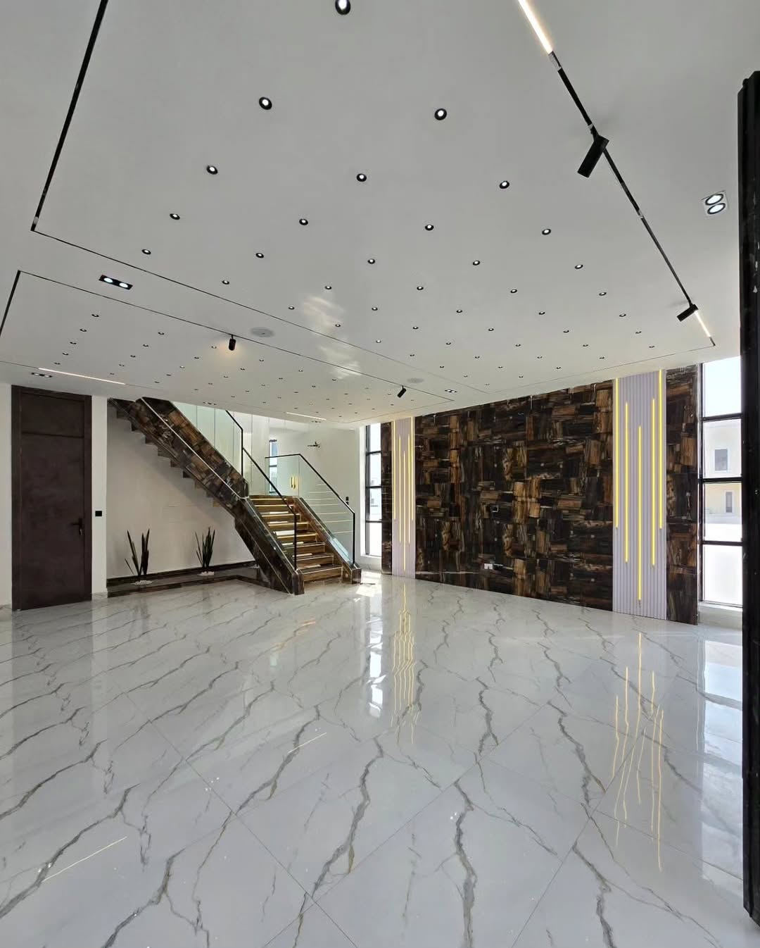 Final 5-Bed Haven with Pool & BQ in Chevron