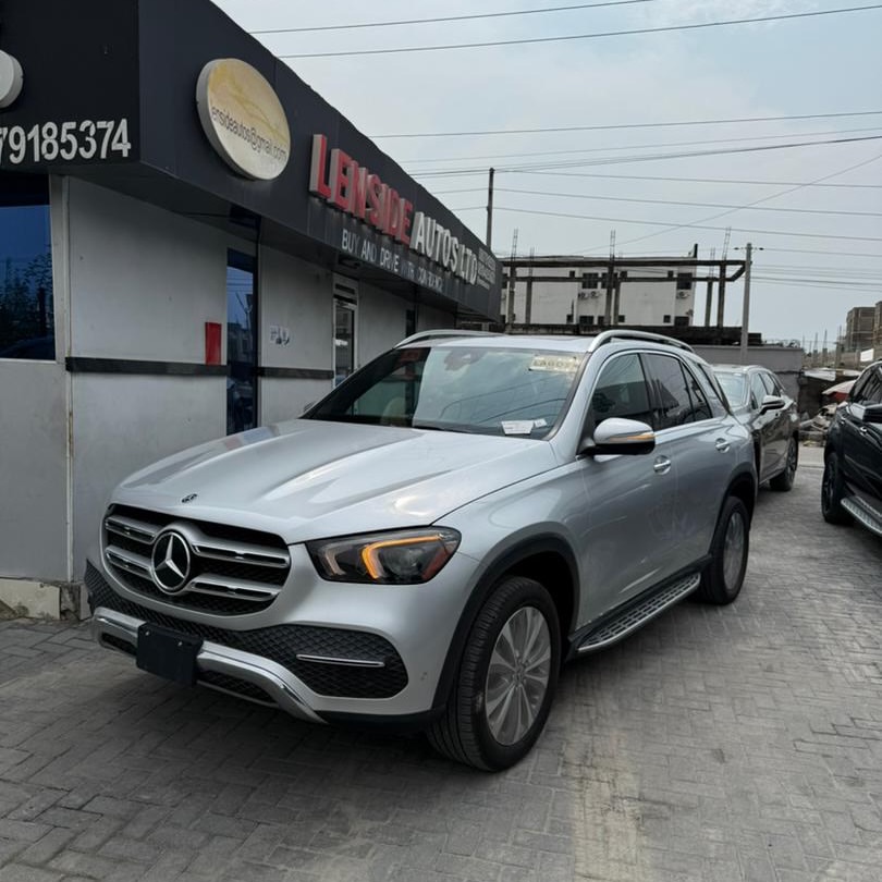 Luxury SUV: 2020 Mercedes GLE 350 w/ Panoramic Roof