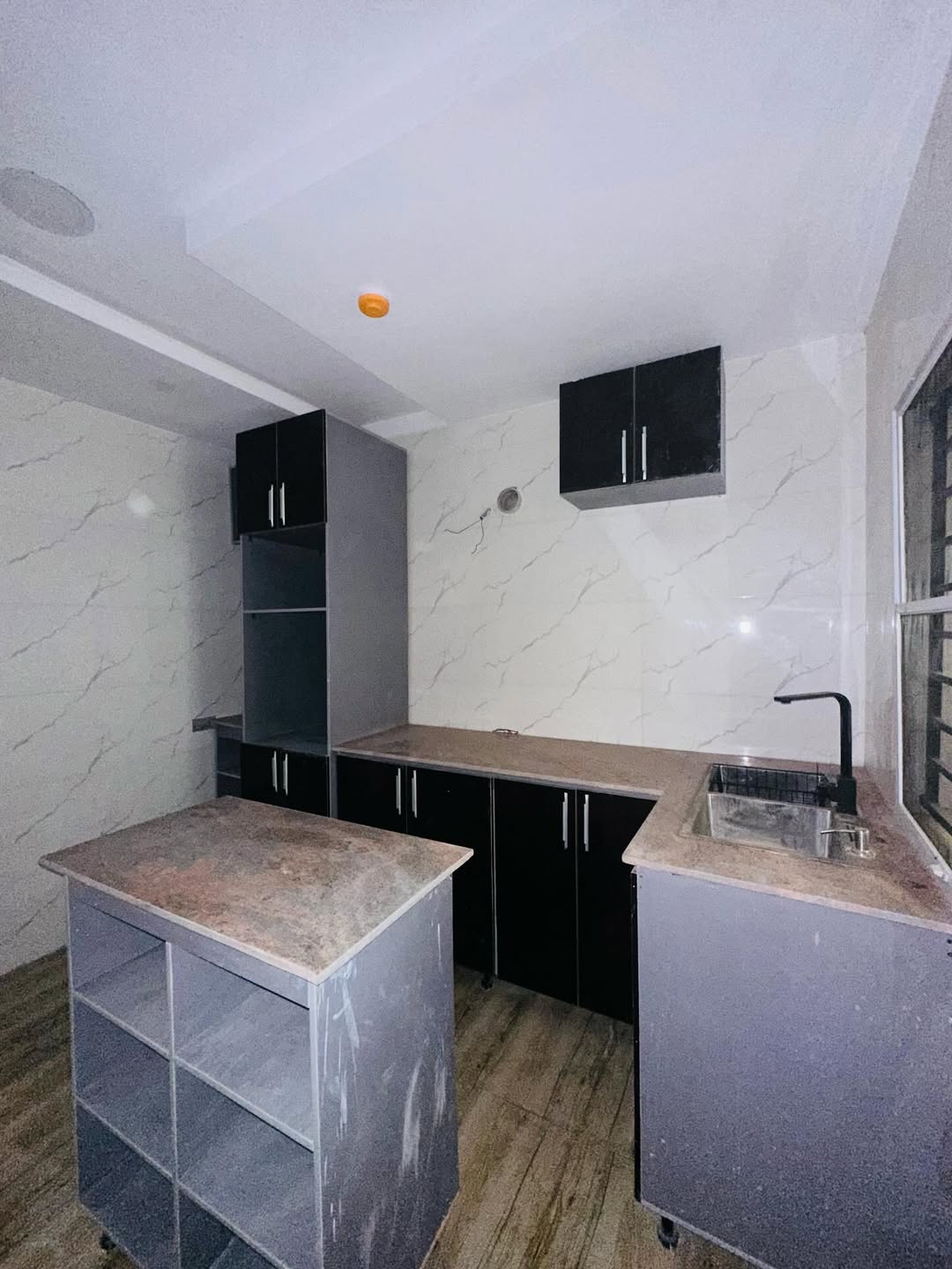 Luxury 2-Bed Apartment with Pool & Gym in Lekki