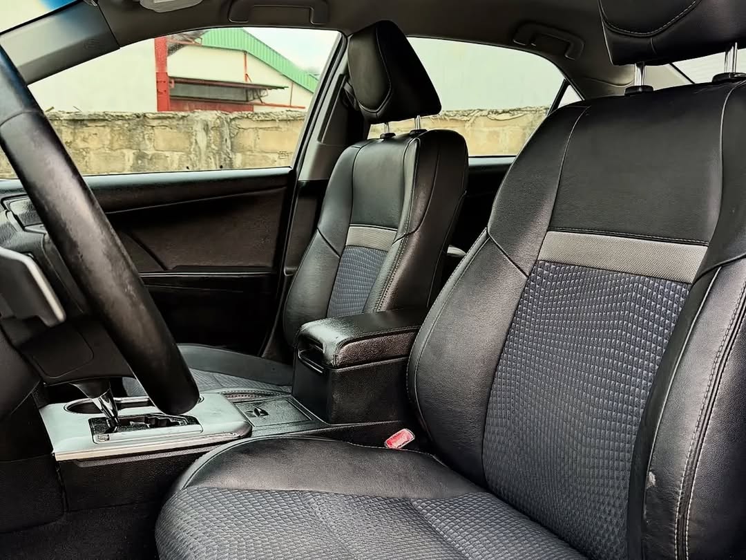 Sporty 2014 Camry SE: Unbeatable Toyota Durability Meets Thrills