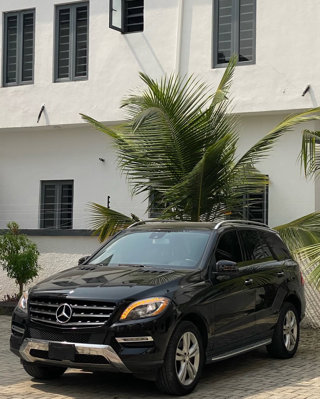 Pristine 2013 ML 350: Low Mileage & Accident-Free