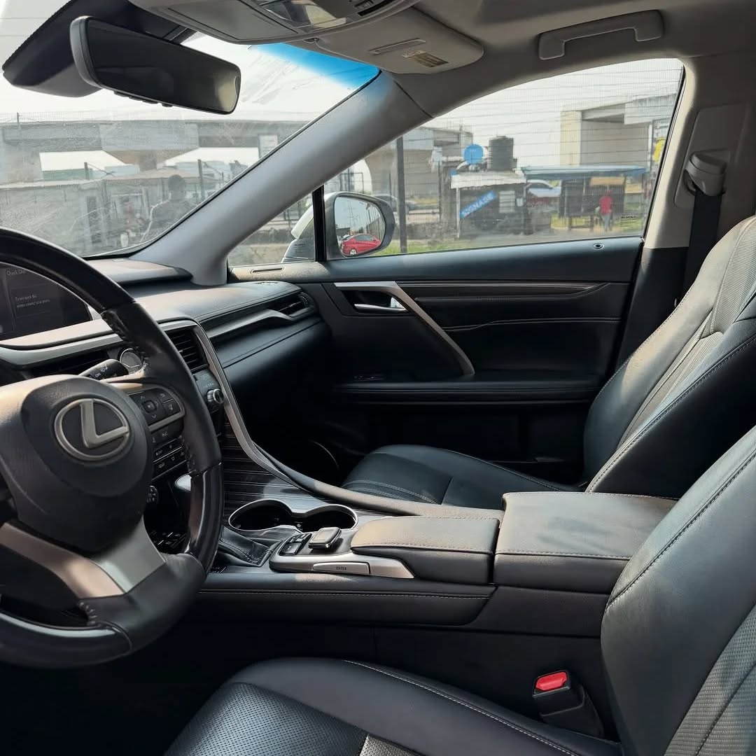 Luxury Awaits: 2019 Lexus RX350 Premium