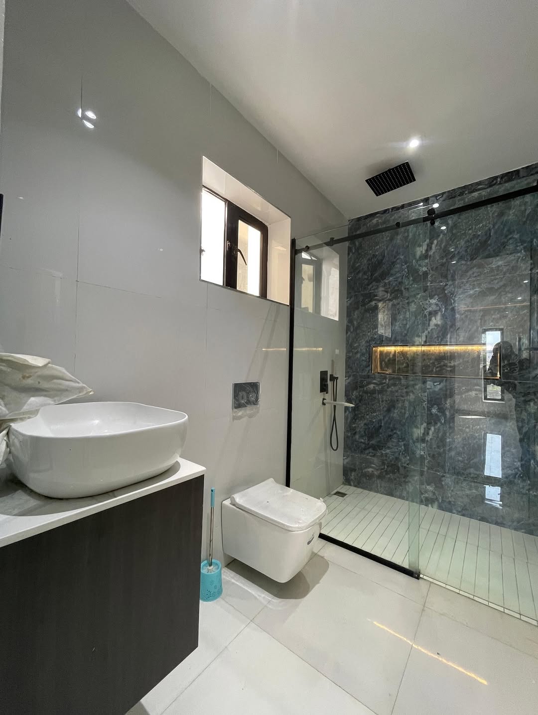 Your Lekki Oasis Awaits: 5-Bed Duplex with Pool & Cinema