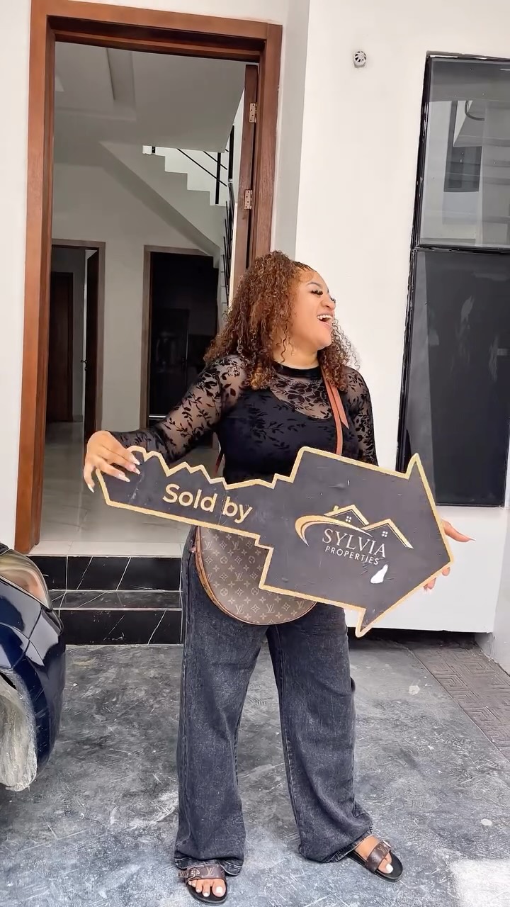 Elegant 4-Bedroom Haven in Prime Lagos