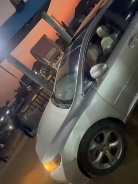 2011 Venza V6: Panoramic Roof, Thumb Start, 9.9m