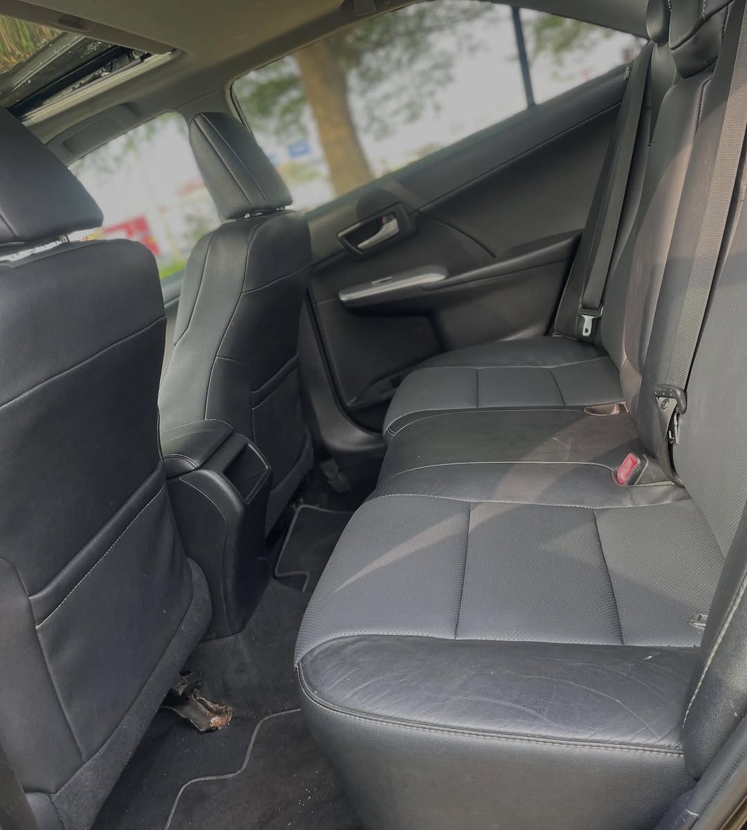 2012 Camry SE: Sunroof & Reverse Camry—Just Imported!