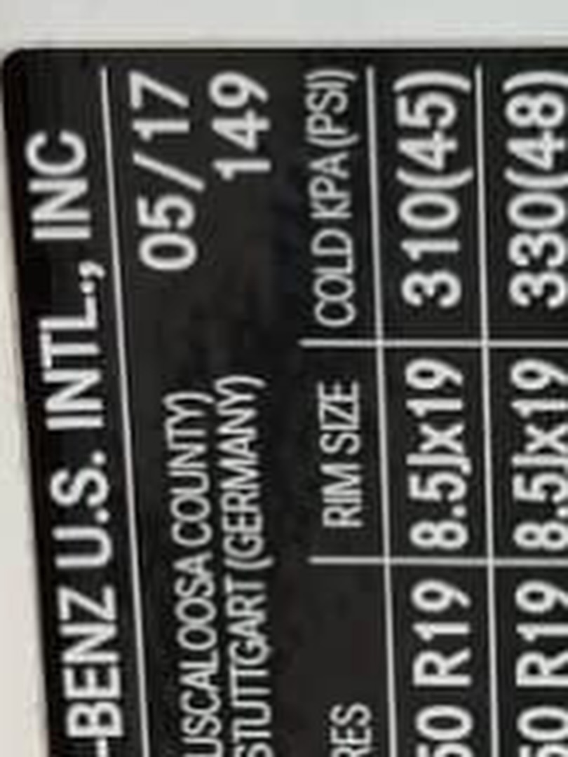 Luxury SUV: 2017 Mercedes GLE350 for ₦45M