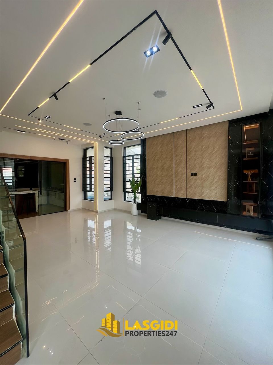 Luxury Sedan, Pre-Order Discount: 2014 Toyota Avalon