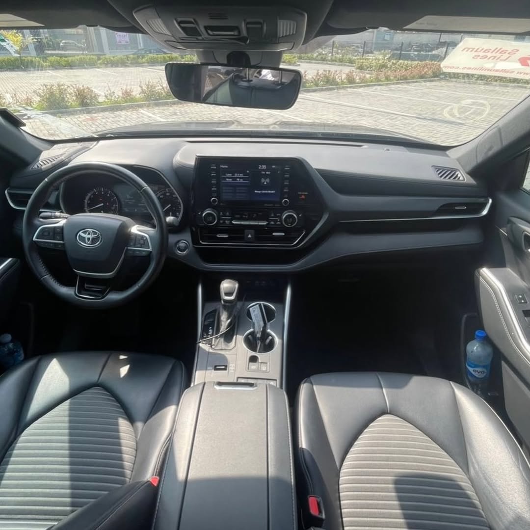 2023 Highlander XSE: Sporty Luxury Meets Family Power