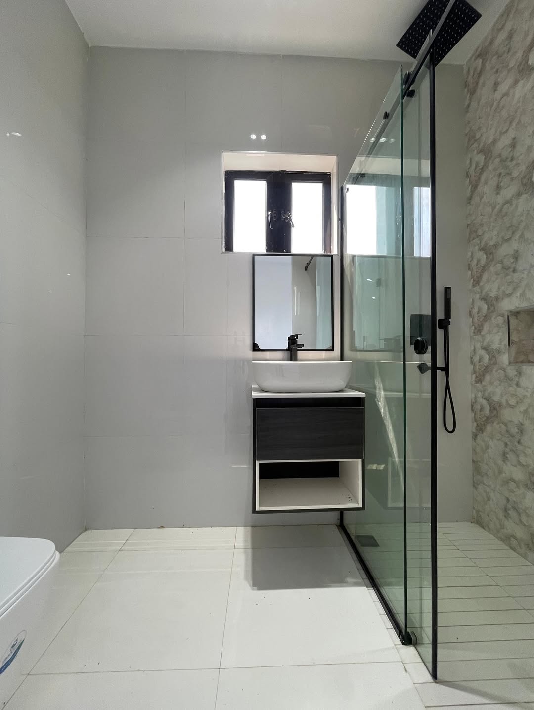 Your Lekki Oasis Awaits: 5-Bed Duplex with Pool & Cinema