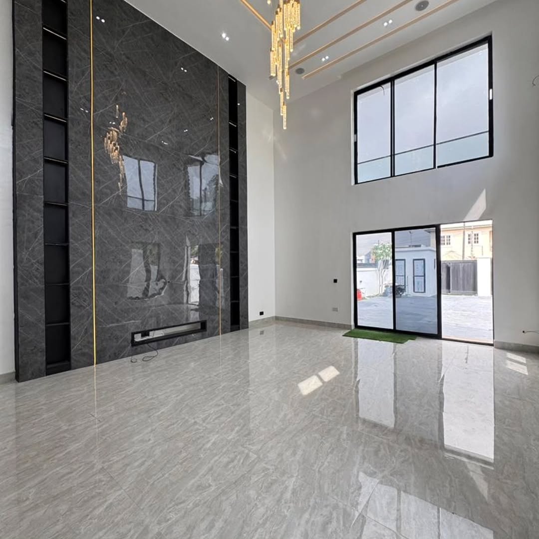 Ultimate 5-Bed Duplex with Private Pool & Rooftop Cinema