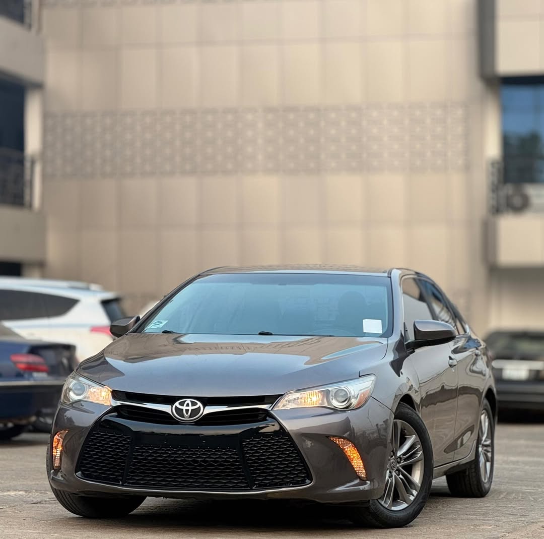 2016 Toyota Camry SE: Pristine & Duty-Paid in Kaduna
