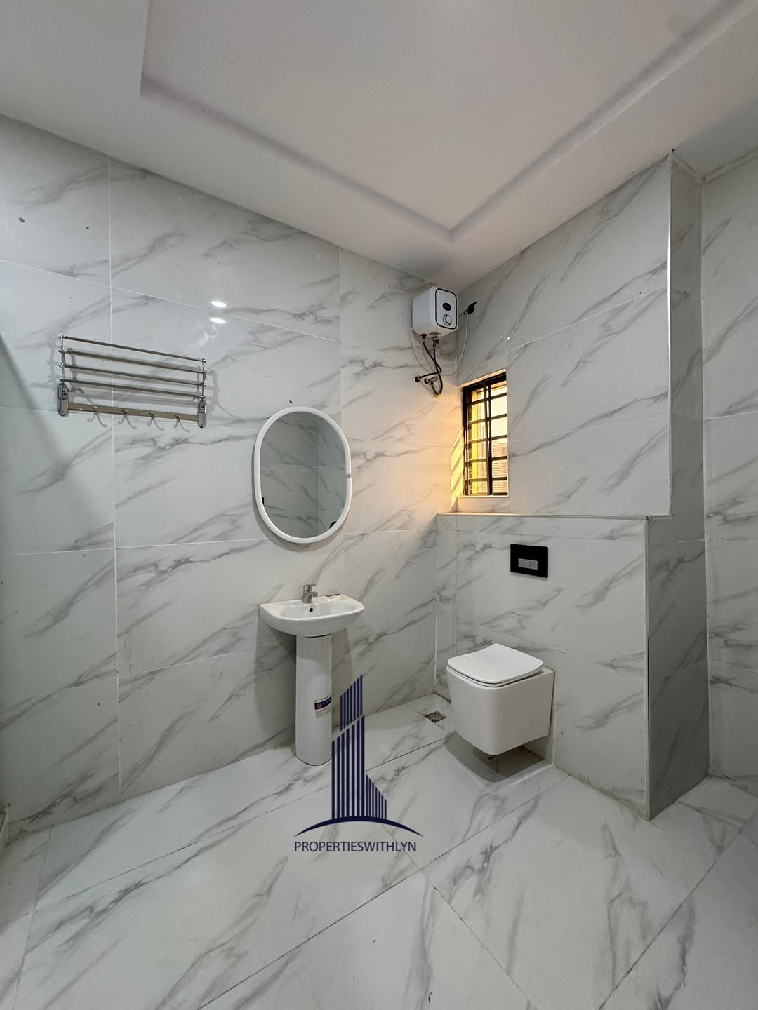 Stunning 5-Bed Duplex with Pool & Jacuzzi in Lekki