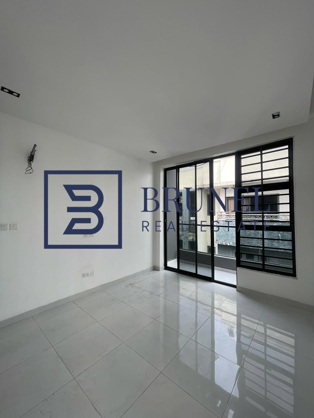 Lekki Oasis: Spacious 2BR with Pool & Gym