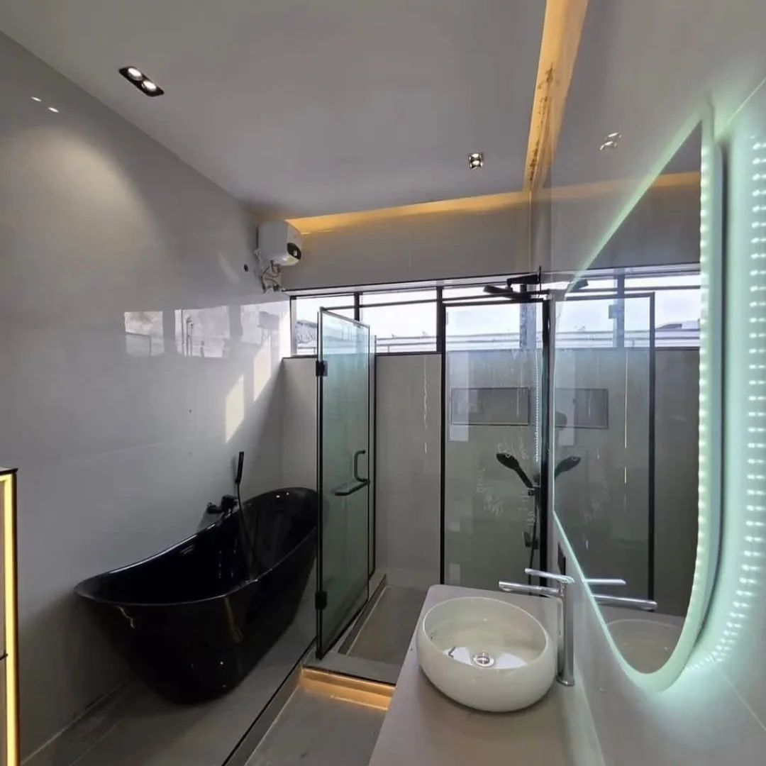 Chevron’s Crown Jewel: 5-Bedroom Haven with Pool