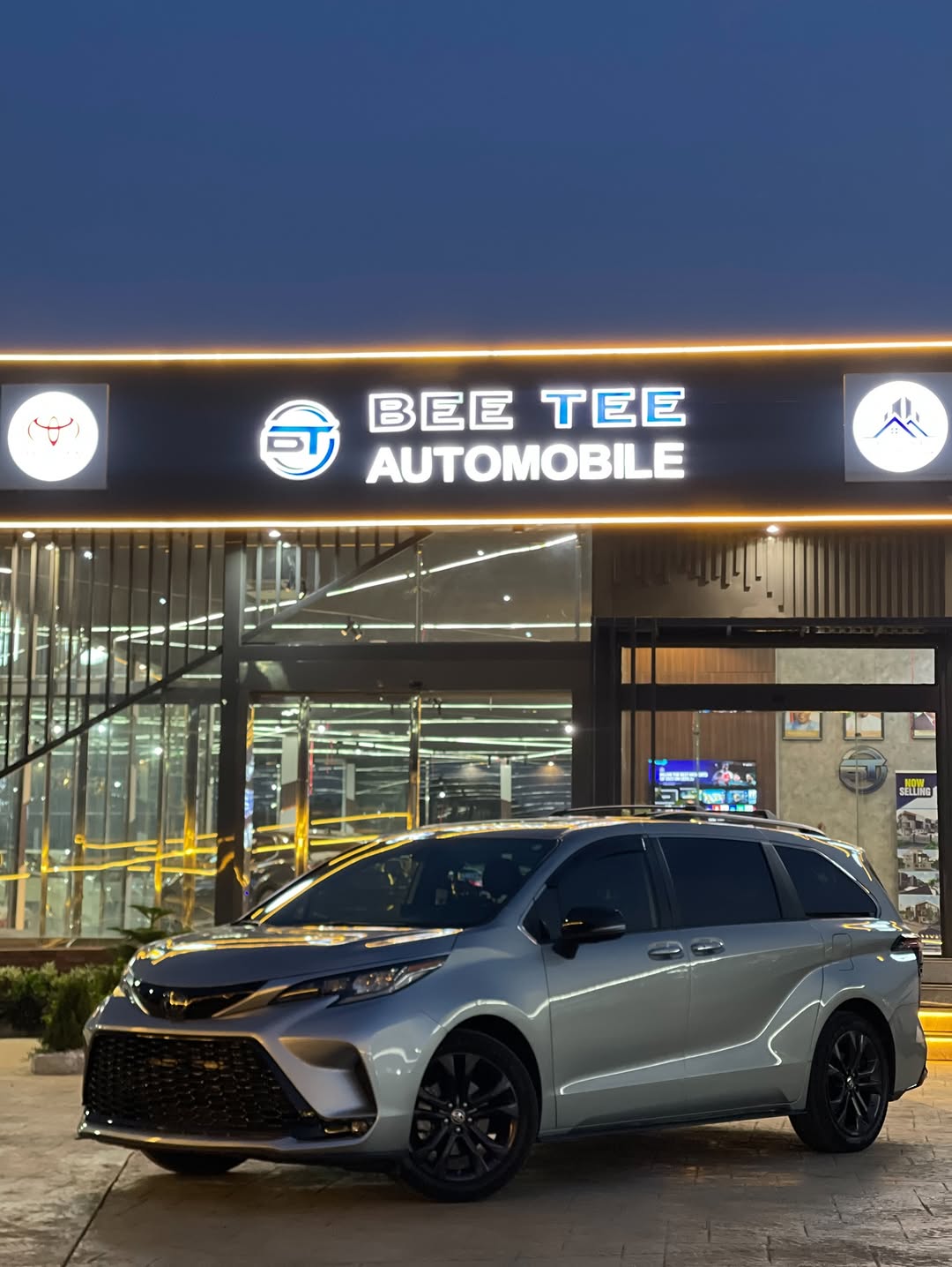 2023 Sienna XSE Hybrid: Luxury Meets 36 MPG