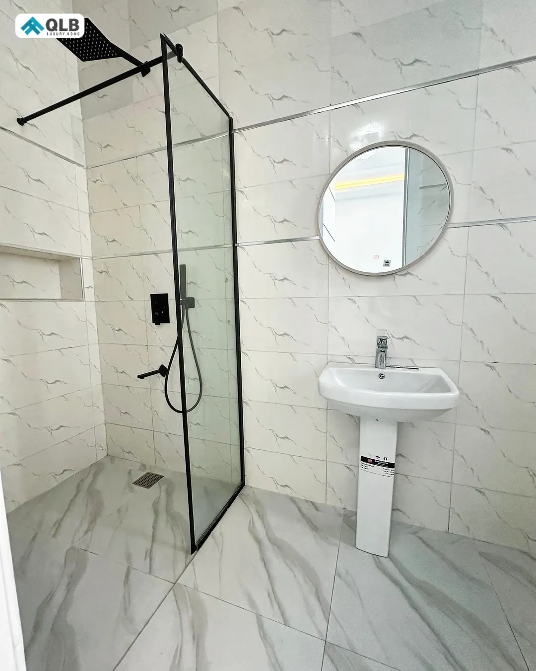 Smart 5-Bedroom Estate Gem with Cinema & Pool