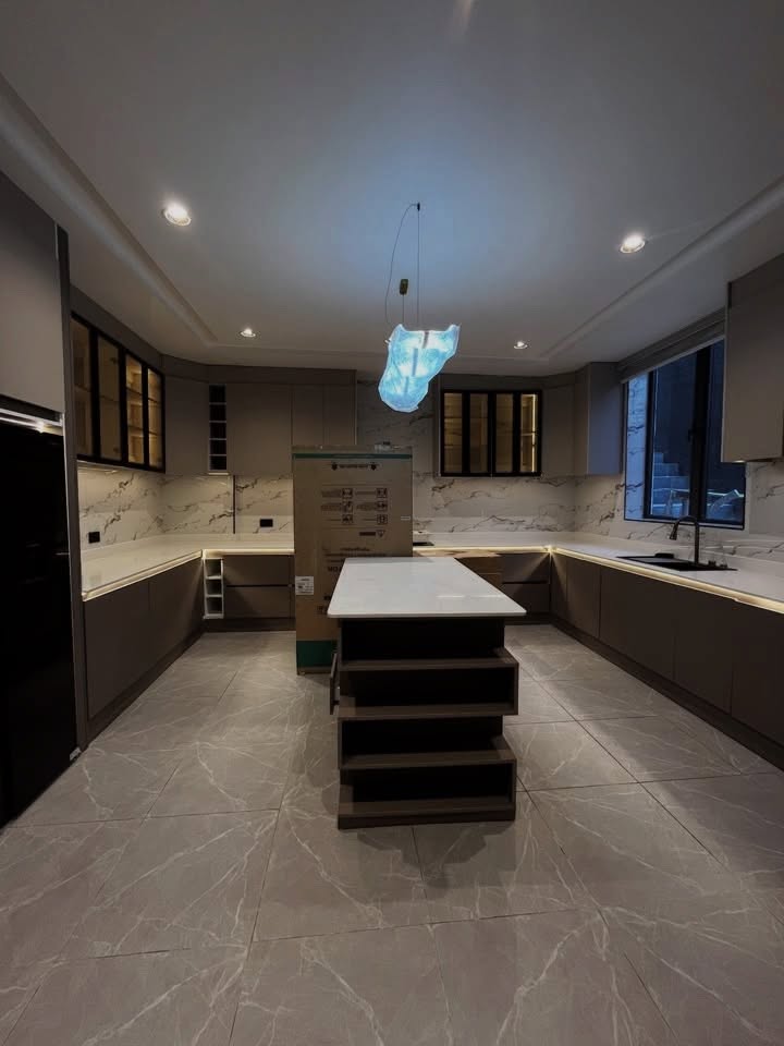 Elevator Homes in Kado: 5&7 Bed Duplexes with Central AC