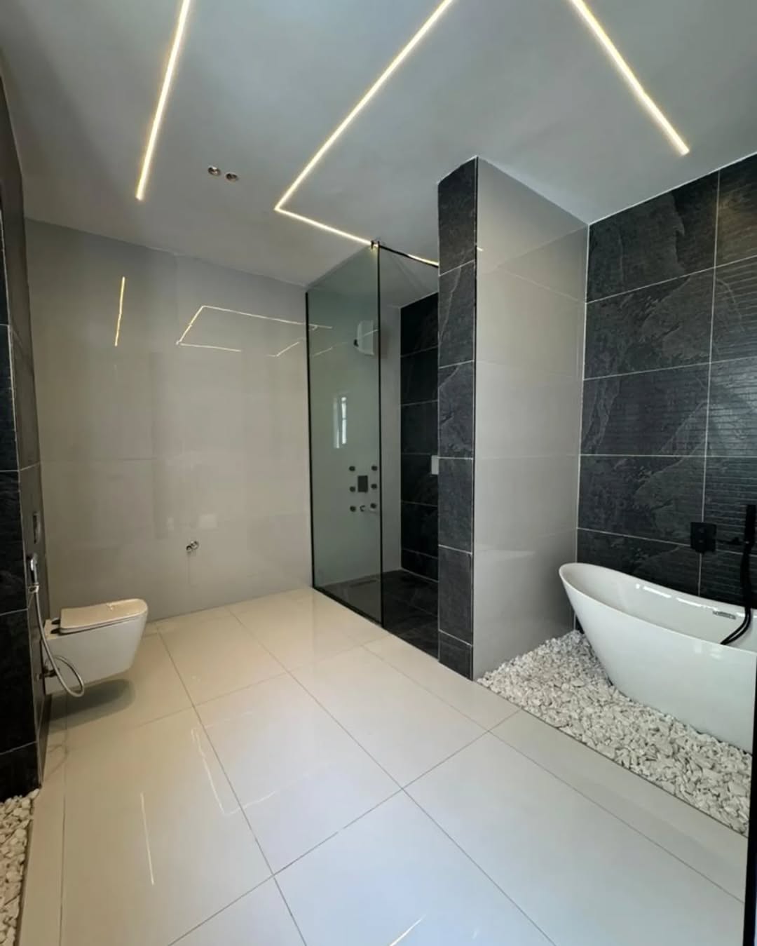 Ajáh’s Elite 5-Bed Estate with Pool & 24/7 Security