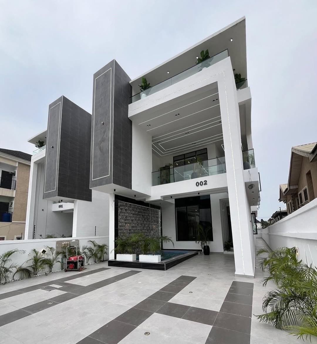 Ultimate 5-Bedroom Estate Gem with Pool & BQ in Ikota