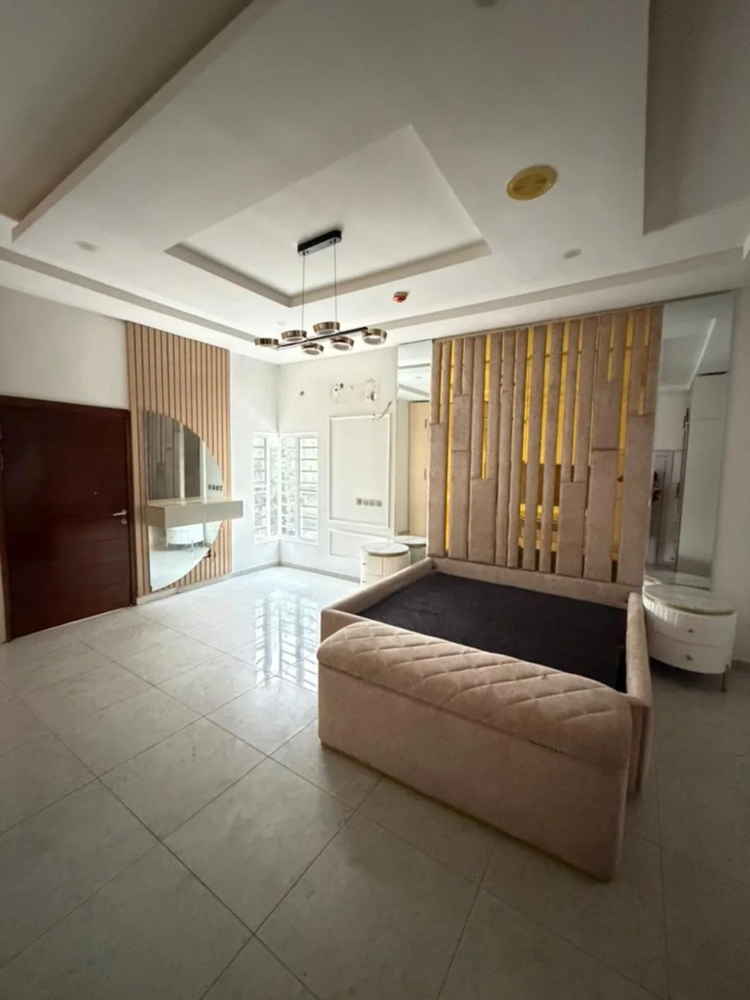 Opulent 5-Bed Duplex with Resort-Style Pool in Lekki