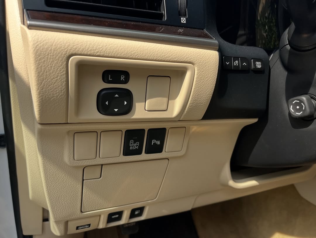 2014 Lexus ES350: Luxury & Power, Ready to Zoom